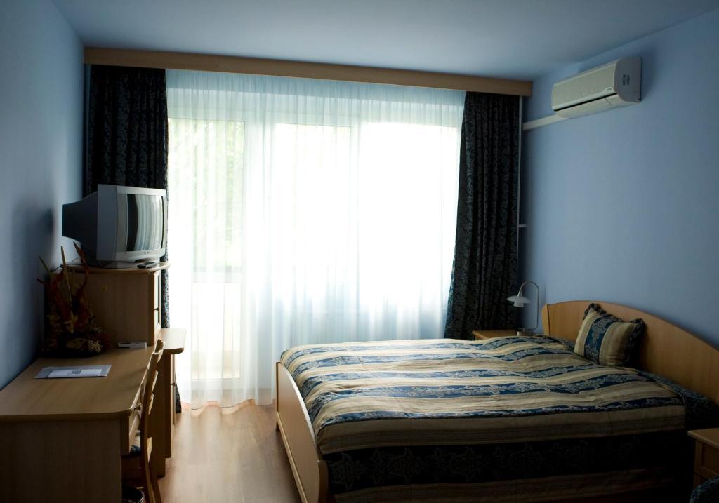 Hotel Training Százhalombatta Room photo